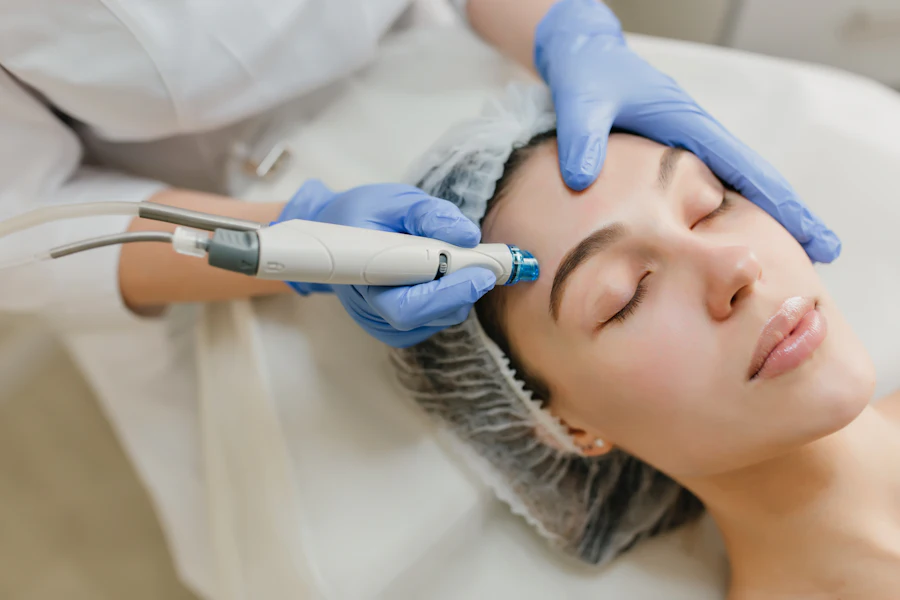 Soin du visage à l'aide d'un appareil médical